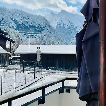 A La Montagne