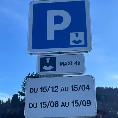 à La Montagne *